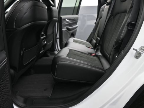 New 2025 Jeep Grand Cherokee Altitude image 13