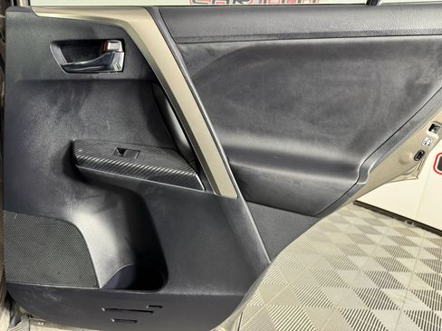 Used 2015 Toyota RAV4 Limited AWD/4WD image 43