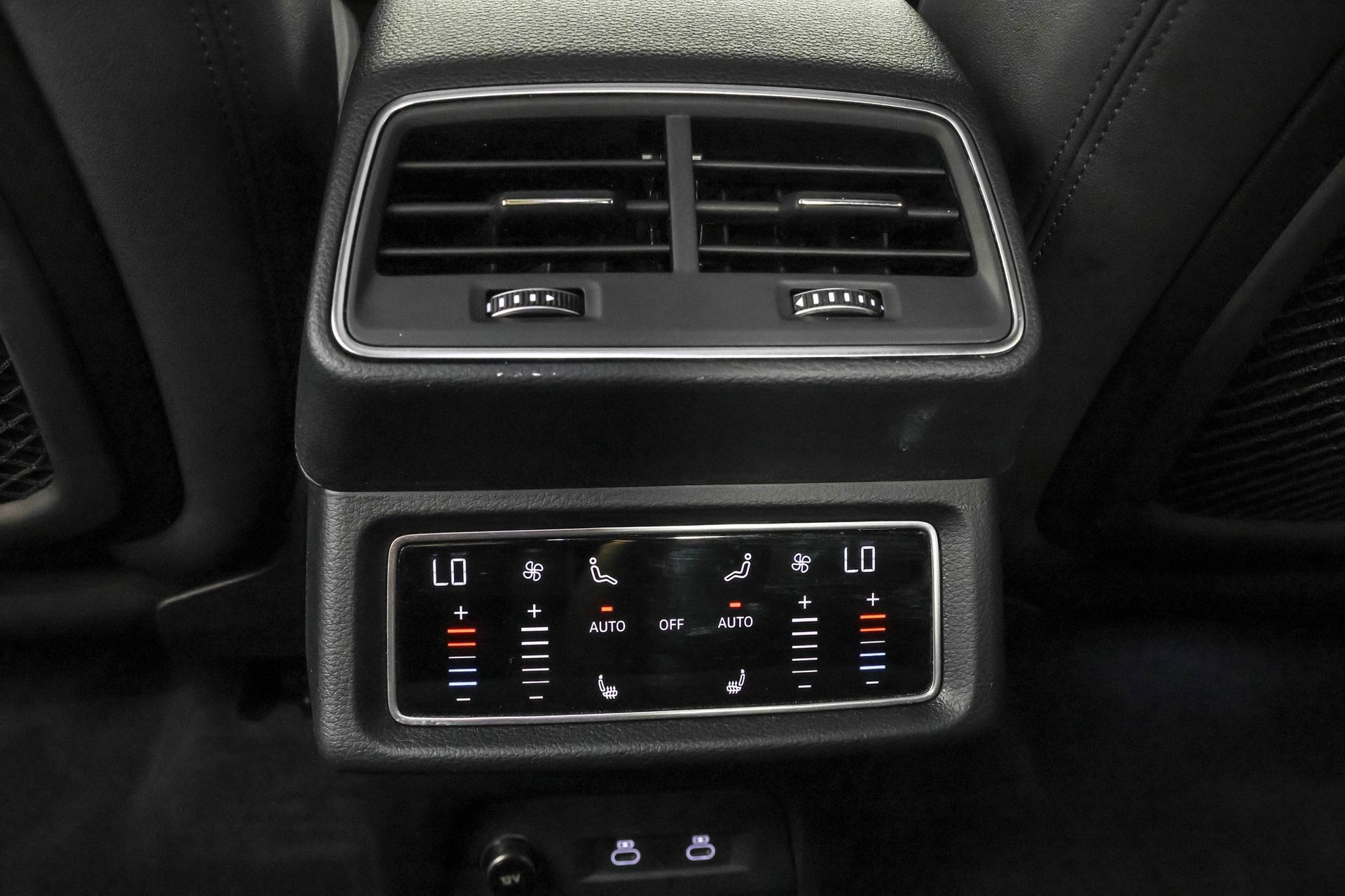 Used 2024 Audi Q8 e-tron Premium Plus w/ Premium Plus Package AWD/4WD image 37