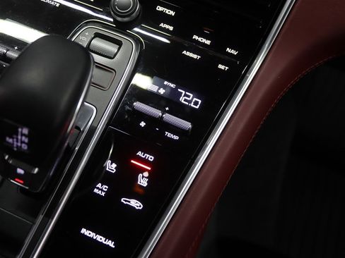 Used 2019 Porsche Panamera 4 image 30