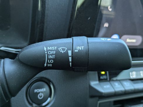 Used 2025 Toyota Camry SE w/ Multimedia Upgrade Package image 17