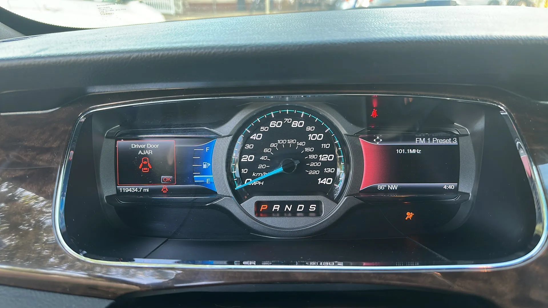 Used 2014 Ford Taurus Limited FWD image 18