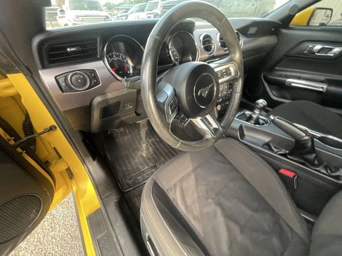 Used 2017 Ford Mustang GT RWD image 10