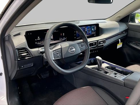 New 2026 Nissan Sentra SR w/ Floor Mat Package FWD image 10