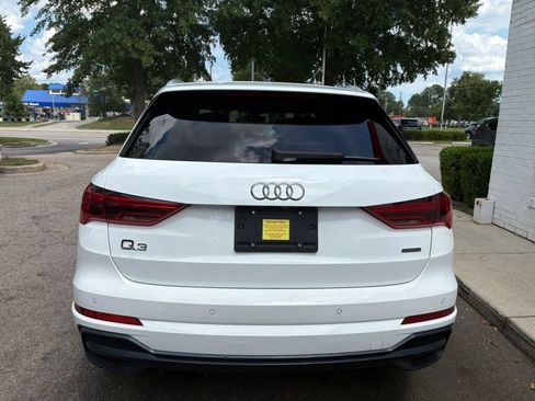 Used 2020 Audi Q3 2.0T Premium w/ Convenience Package AWD/4WD image 6