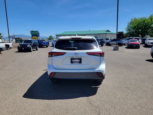 Used 2020 Toyota Highlander Limited AWD/4WD image 4