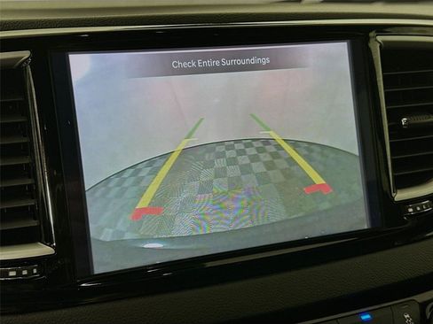 Used 2025 Chrysler Pacifica Select FWD image 6