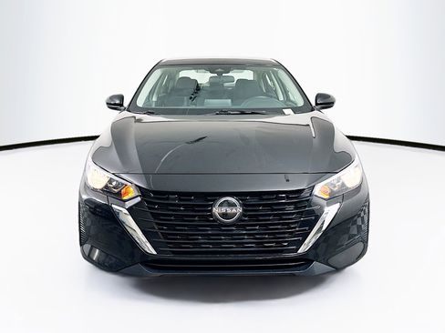 Used 2024 Nissan Sentra SV FWD image 2