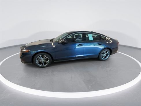 Used 2023 Honda Accord EX image 4