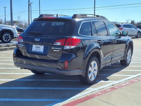 Used 2011 Subaru Outback 2.5i Limited w/ PWR Moonroof Pkg image 4