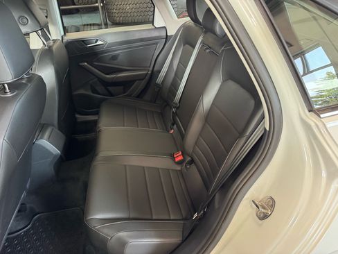 Used 2024 Volkswagen Jetta SE w/ Panoramic Sunroof Package FWD image 12