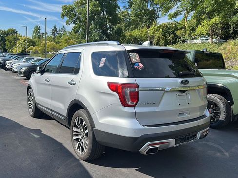 Used 2017 Ford Explorer Platinum AWD/4WD image 3