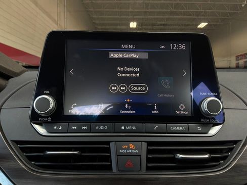 Used 2025 Nissan Altima 2.5 SV FWD image 27