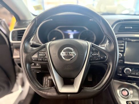 Used 2018 Nissan Maxima Platinum FWD image 17