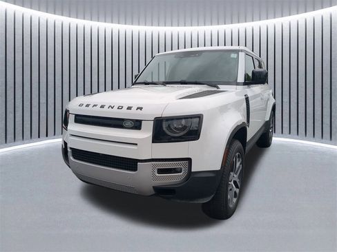 Used 2024 Land Rover Defender 110 S image 9
