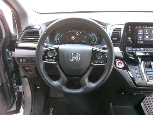 Used 2023 Honda Odyssey Touring image 41