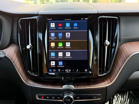 Used 2023 Volvo XC60 T8 Ultimate image 28