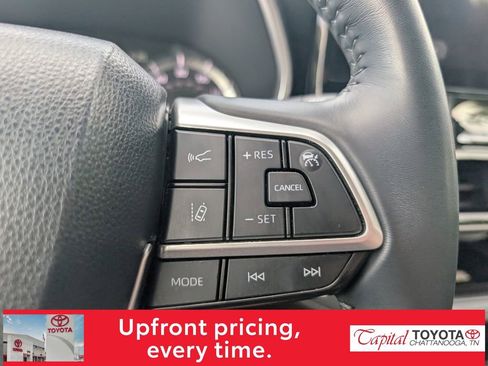 Used 2023 Toyota Highlander XLE image 18