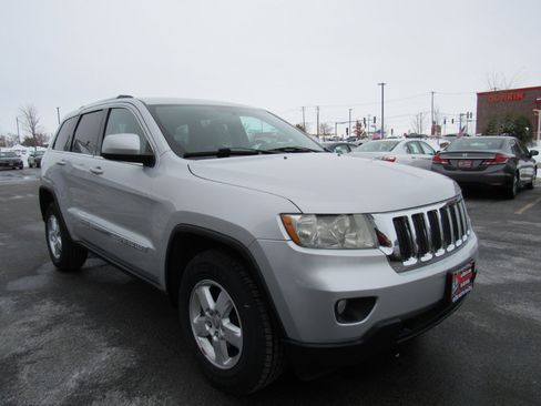 Used 2013 Jeep Grand Cherokee Laredo w/ Laredo E Group image 7