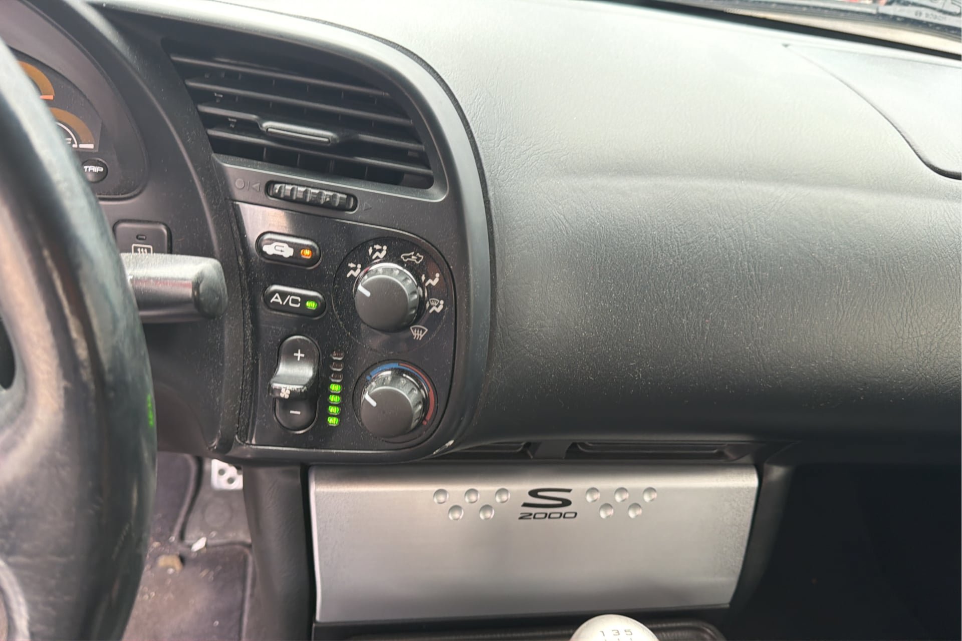 Used 2004 Honda S2000 image 18