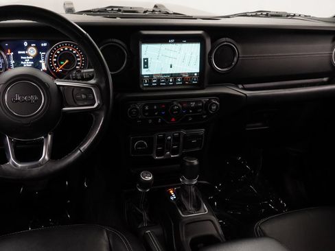Used 2018 Jeep Wrangler Unlimited Sahara w/ Uconnect 4C Nav & Sound Group AWD/4WD image 28