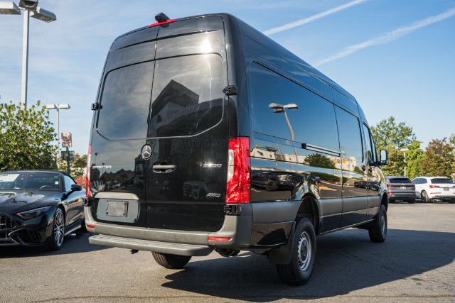 Used 2023 Mercedes-Benz Sprinter 2500 w/ Acoustic Package image 6
