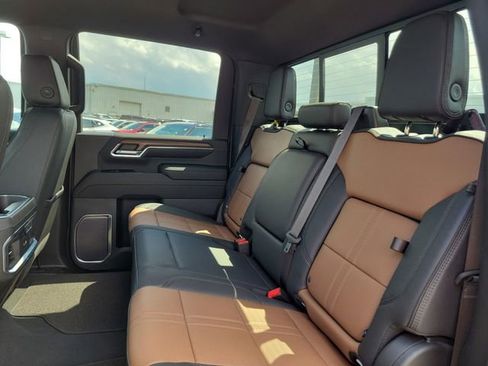 Certified 2024 Chevrolet Silverado 2500 High Country w/ Technology Package AWD/4WD image 17