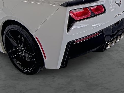 Used 2019 Chevrolet Corvette Stingray Coupe w/ Z51 1LT RWD image 9