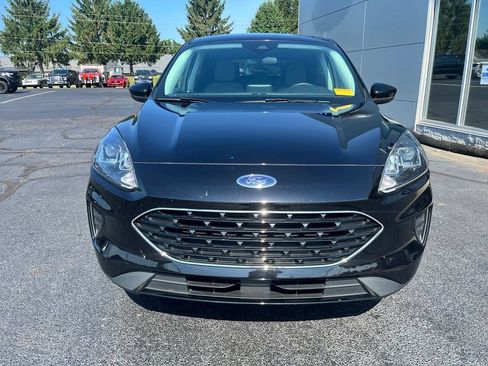 Used 2022 Ford Escape SE w/ SE Sport Appearance Package AWD/4WD image 9