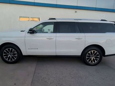 Used 2025 Ford Expedition Max Platinum AWD/4WD image 5