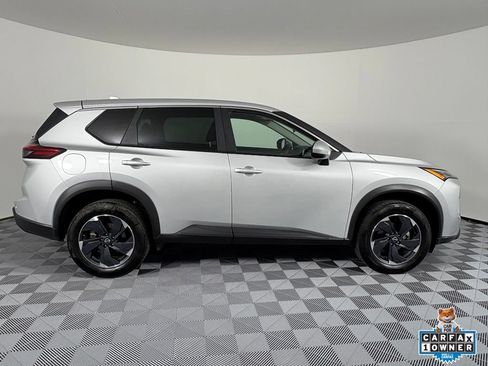 Used 2025 Nissan Rogue SV AWD/4WD image 7