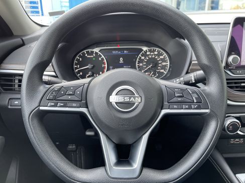 Used 2023 Nissan Altima 2.5 SV image 21