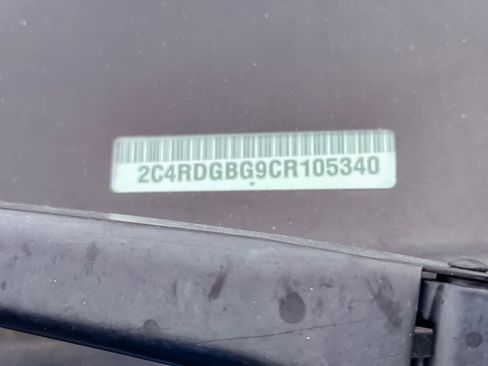 Used 2012 Dodge Grand Caravan SE image 2