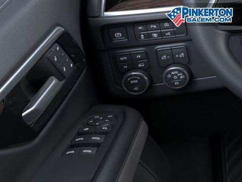 New 2025 Chevrolet Suburban Premier image 22