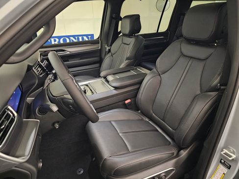 New 2026 Jeep Grand Wagoneer L Limited AWD/4WD image 13