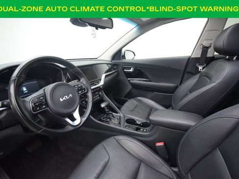 Used 2022 Kia Niro Touring Special Edition FWD image 11