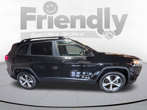 Used 2022 Jeep Cherokee Limited image 4