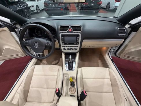 Used 2013 Volkswagen Eos Komfort FWD image 36