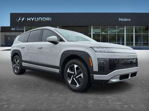 New 2026 Hyundai Ioniq 9 SE image 2