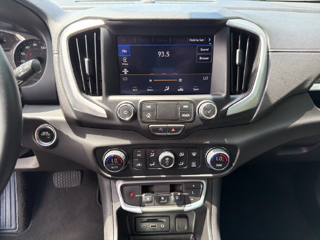 Used 2024 GMC Terrain SLT FWD image 20