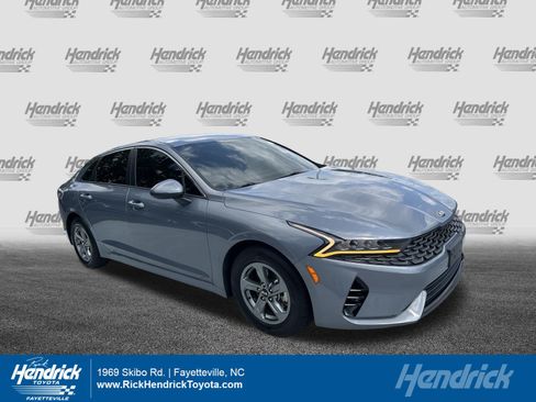 Used 2021 Kia K5 LXS FWD image 1