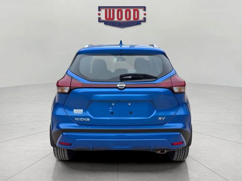 Used 2024 Nissan Kicks SV image 3