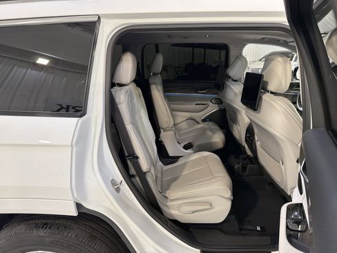 Used 2023 Jeep Grand Cherokee L Overland w/ Rear Seat Video Group I image 15