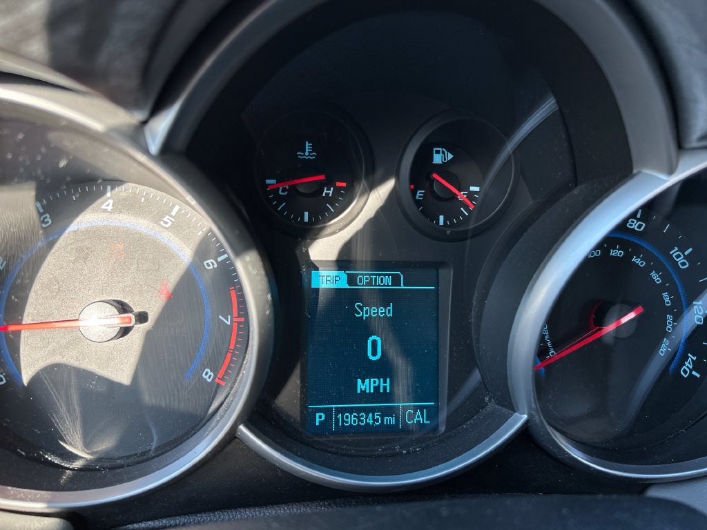 Used 2013 Chevrolet Cruze LS FWD image 12