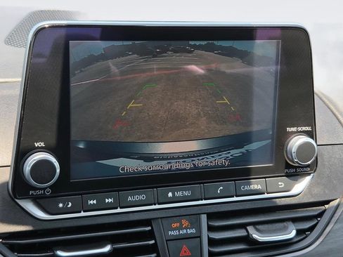 Used 2025 Nissan Altima 2.5 SV FWD image 17