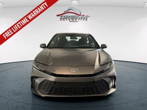 Used 2025 Toyota Camry SE FWD image 3