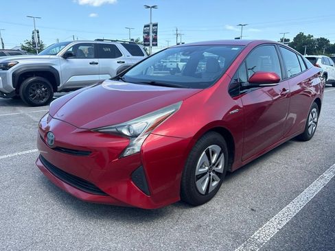 Used 2017 Toyota Prius Three FWD image 4