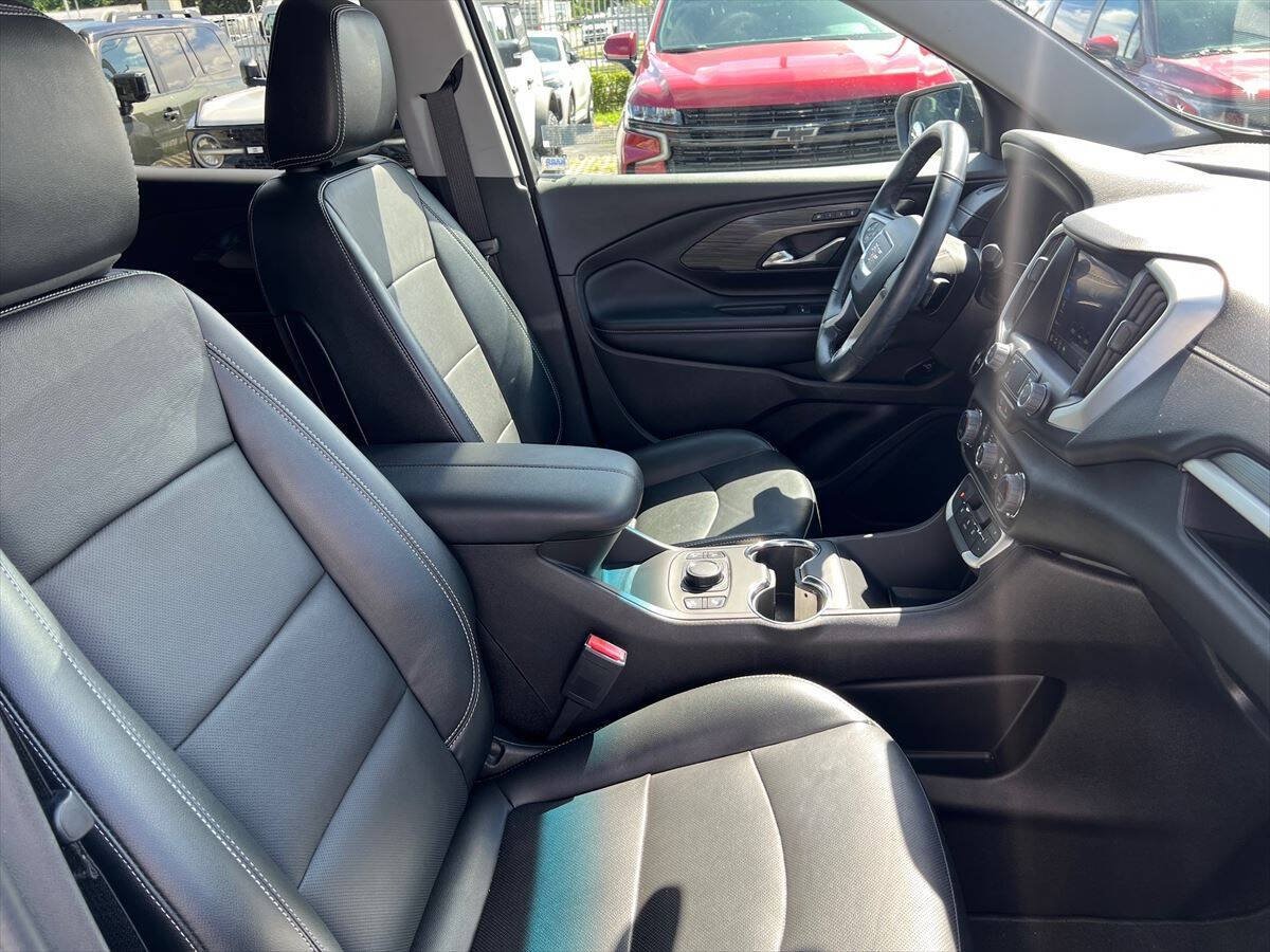 Used 2024 GMC Terrain SLT FWD image 8