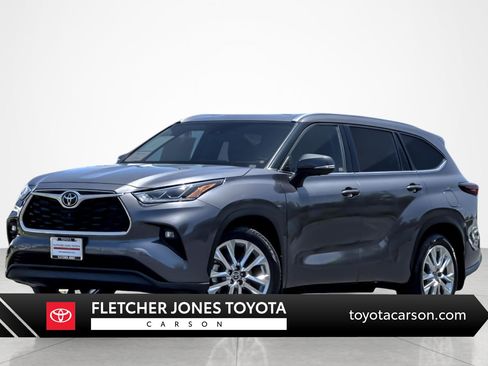 Certified 2024 Toyota Highlander Limited FWD image 1