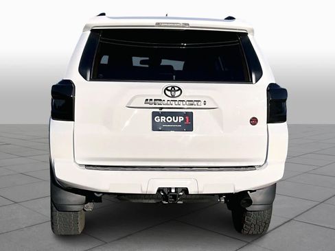 Used 2024 Toyota 4Runner SR5 Premium image 4